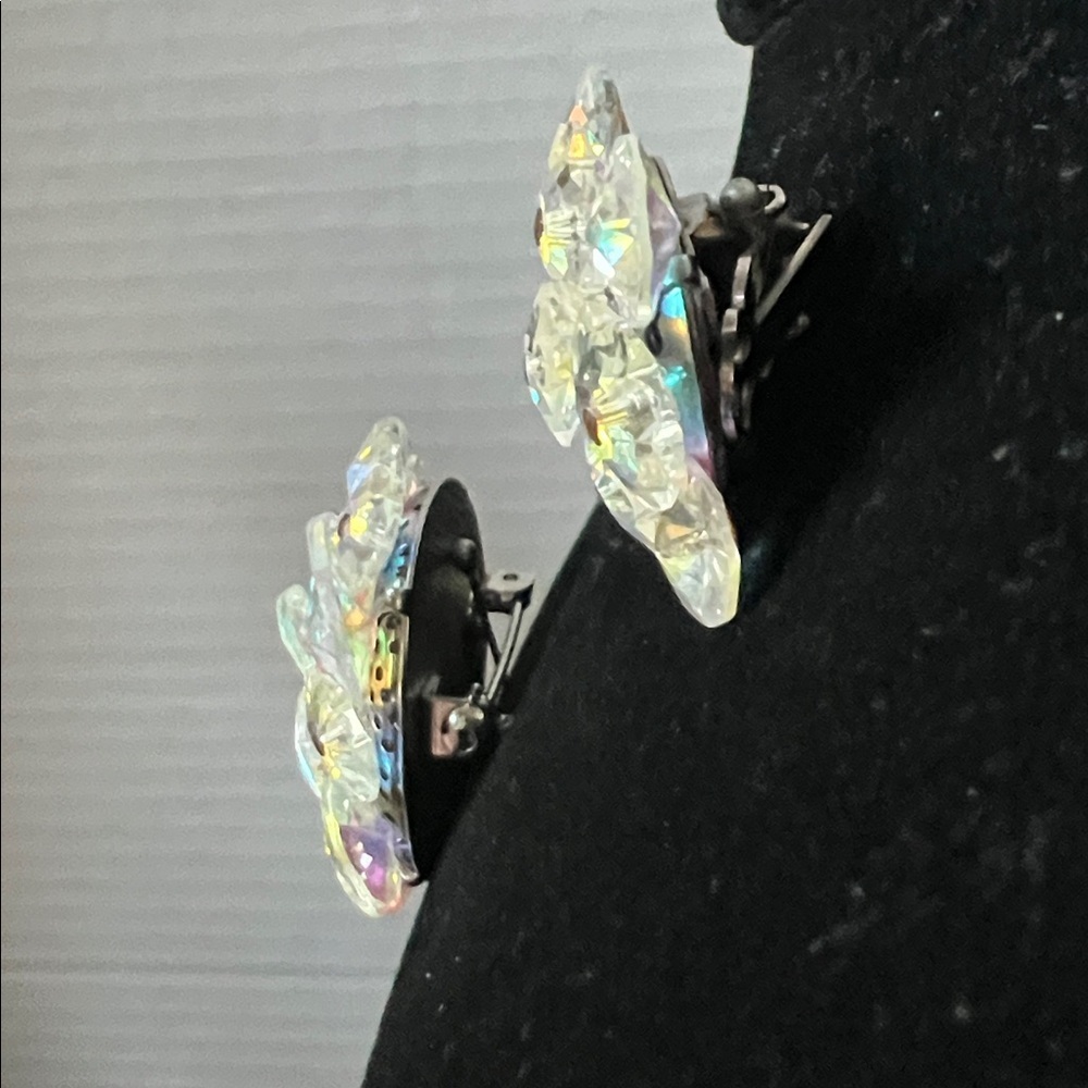 Vintage Jewelry Set: Brooch & Clip Earring - Aurora Borealis - Picture 5 of 8